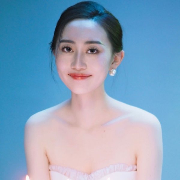 Nữ diễn viên Trung Quốc Yu Shu